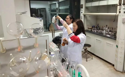 一圖一故事丨披星戴月，奔波在河道與實驗室之間的監測組